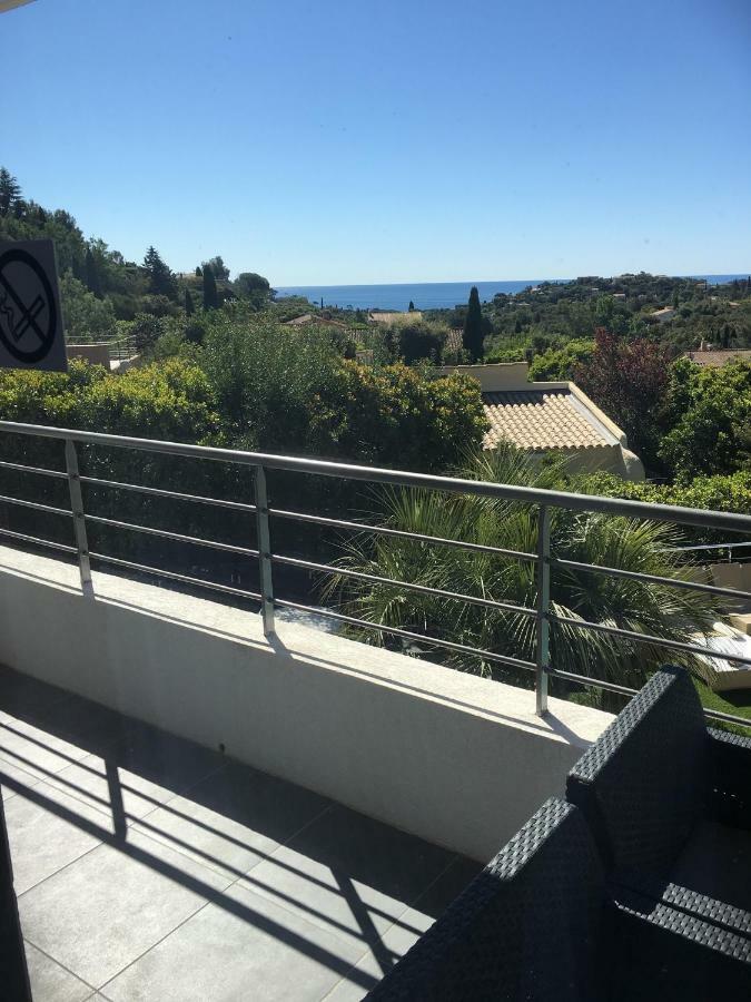 Villa Louancelie B&B キャバレール・シュル・メール エクステリア 写真